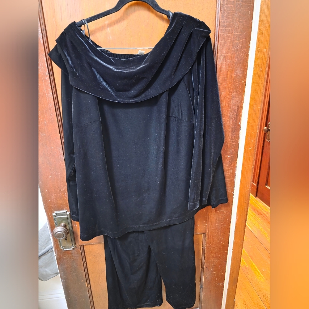 Elegant Black Velvet Top and Pants Set